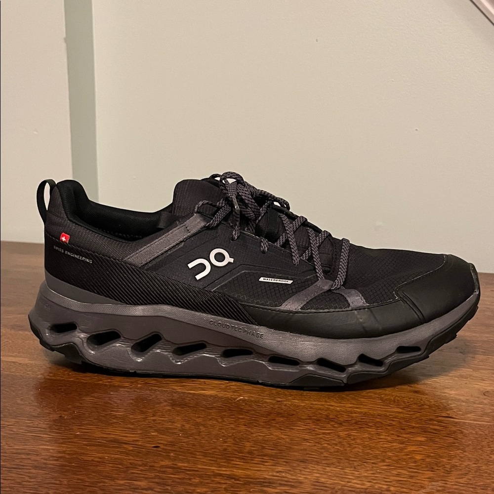 On Running Men's Black and Gray Athletic Shoes Size 12.5